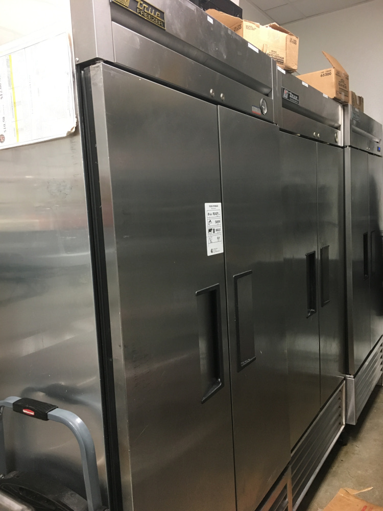 Commercial walk-in refrigerator repair image