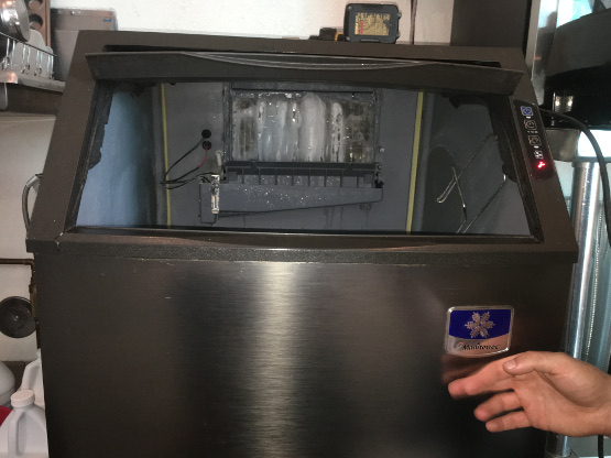 Commercial Ice machine no ice image