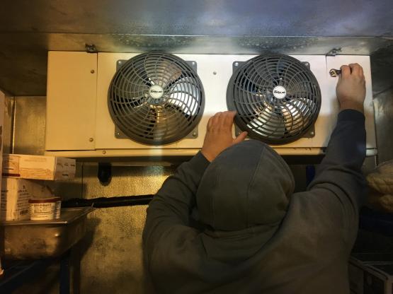 Walk in cooler repair repair  image